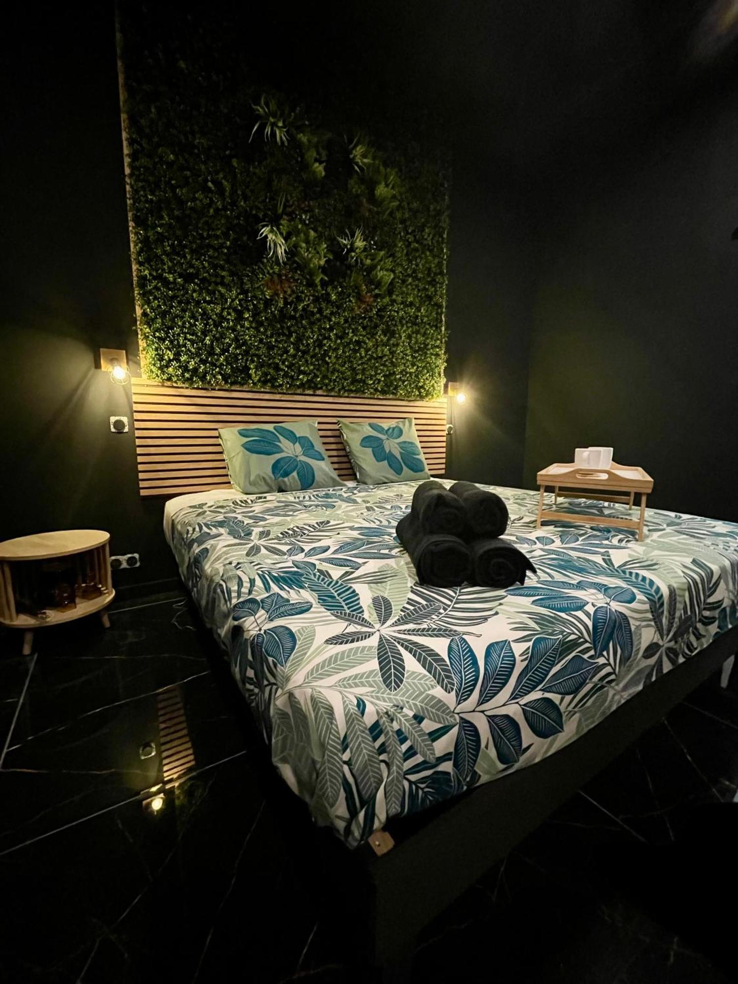 Jungle Love Room De L Hermitage Tournon-sur-Rhone Exterior photo